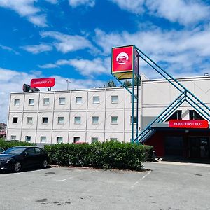 Hotel First Eco Savigny Villemoisson Centre Commercial Carrefour